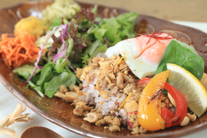 ガパオライス 益子 カフェ ランチ メニュー エスニック